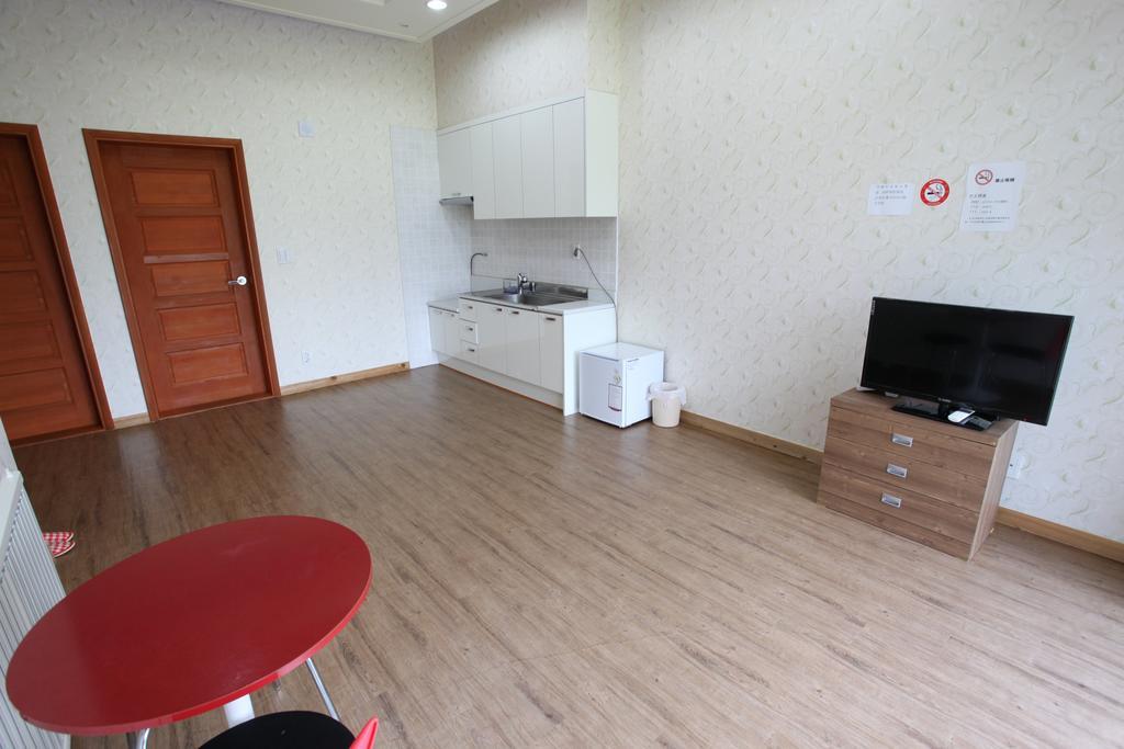 Geomunoreum Hostel Jeju Luaran gambar